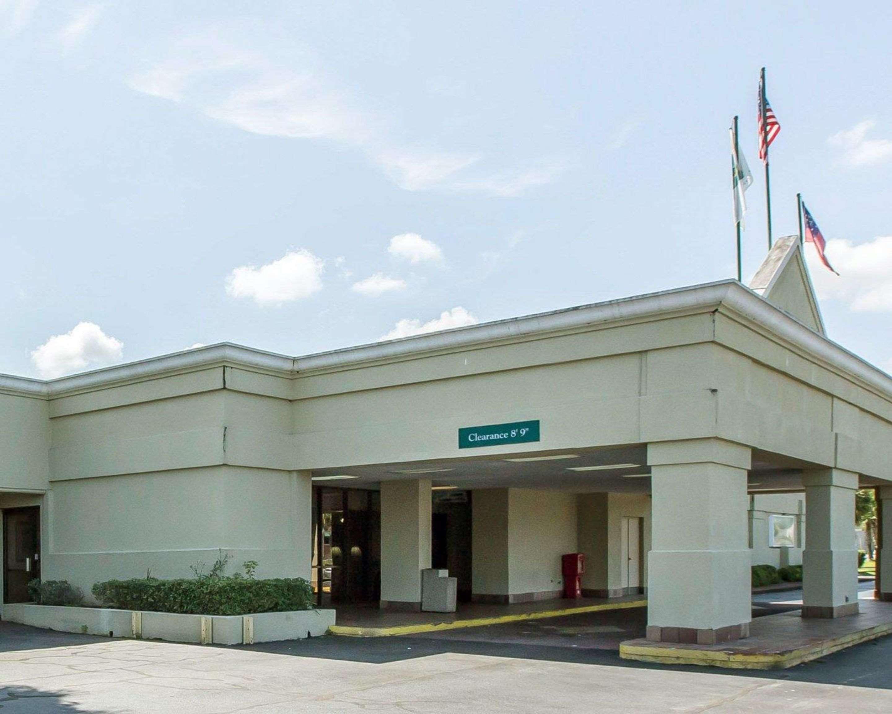 Quality Inn & Suites Waycross Exterior photo